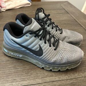 Men’s Nike Airmax Sneakers